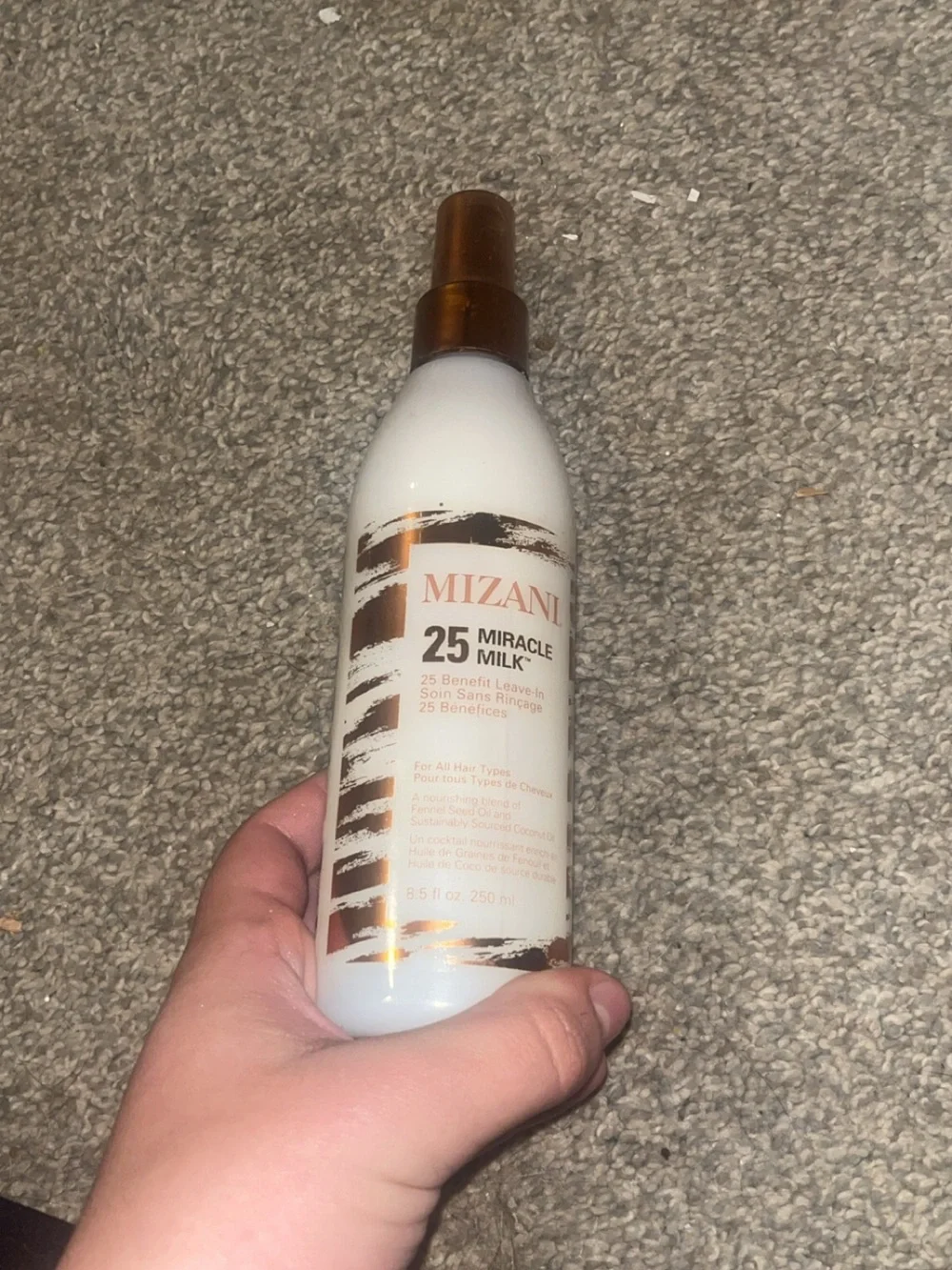 25 Miracle Milk Leave-In Treatment Spray - White/Gold